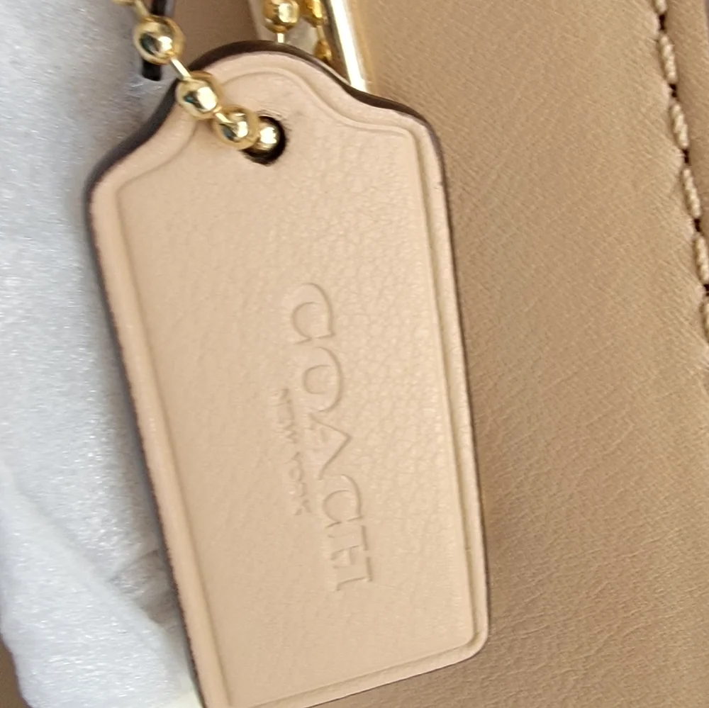 NWOT Coach Leather Dreamer In The Color Beachwood With Inter-changeable Strap - Picture 11 of 16